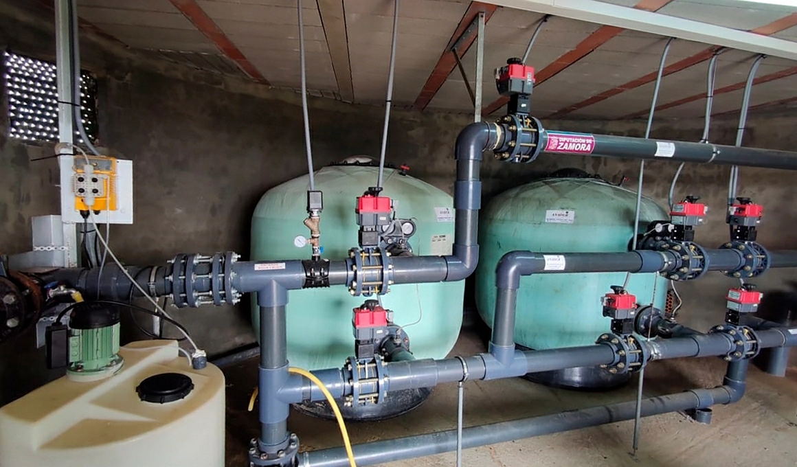 Equipo de filtrado y desinfección para una captación de agua municipal de un embalse. Caudal de trabajo 500m3/día. 